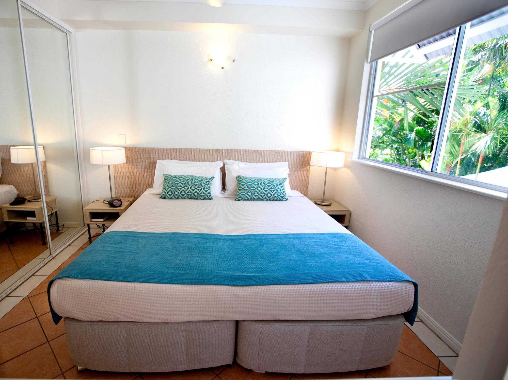 Seascape Holidays - Coral Apartments Port Douglas Exterior photo