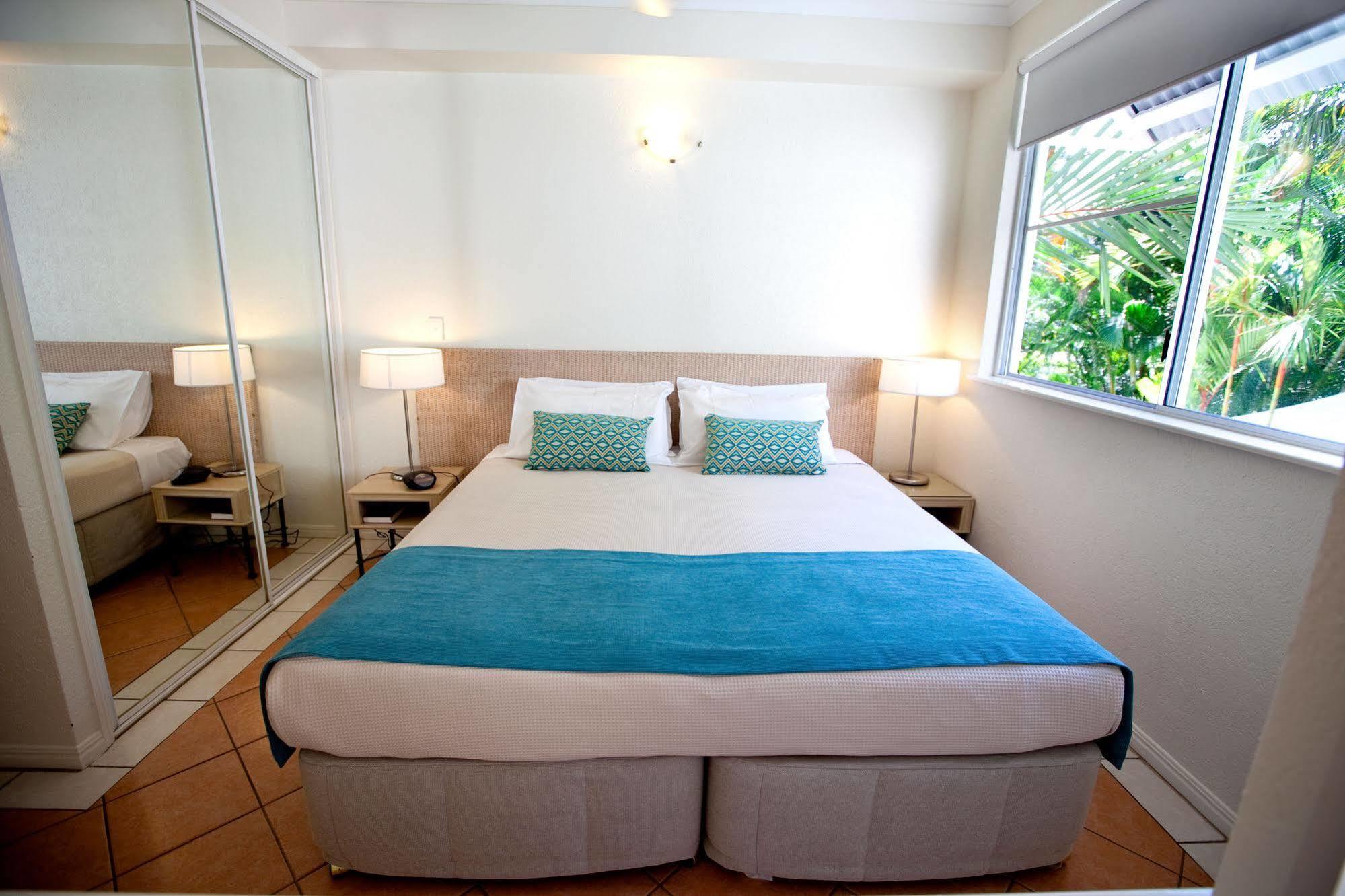 Seascape Holidays - Coral Apartments Port Douglas Exterior photo
